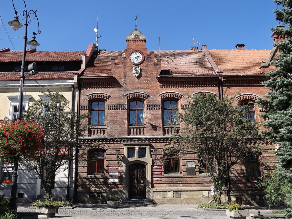 Zabytkowa kamienica przy rynku w Myślenicach